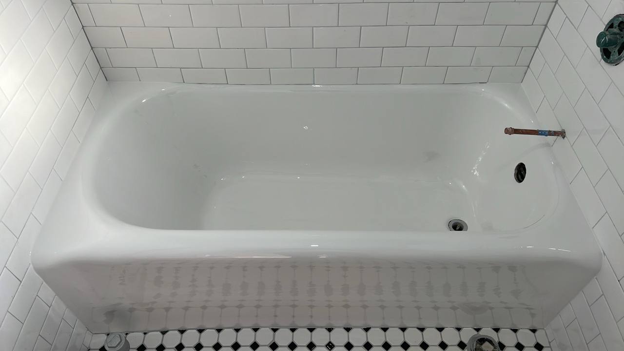 Beautifully restored bathtub after premium refinishing by Fresh Tub in Pasadena